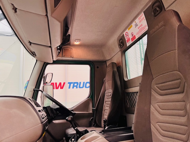 DAF LF55 220 Day Cab Dropside Brick Grab