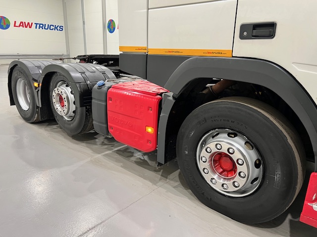 Volvo FM 450 6×2 Midlift Tractor Unit