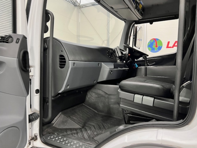 Mercedes Axor 1824 Day Cab Fridge Box Van