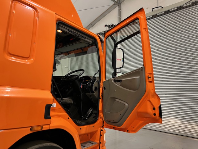 DAF CF65 220 Sleeper Cab Curtainsider