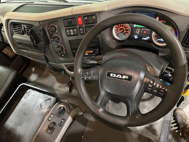 DAF LF 250 4×2 Rest Cab Tractor Unit