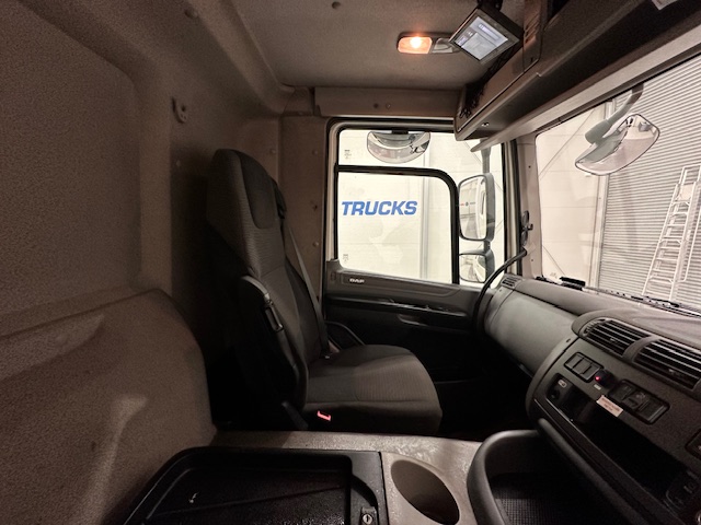 DAF CF 290 6×2 Rear Steer Fridge Box