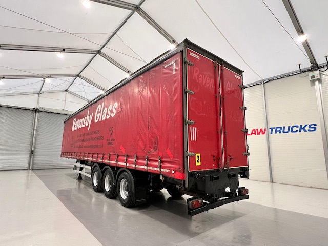 Montracon Tri Axle 4.2m Curtainsider Trailer Moffat Brackets