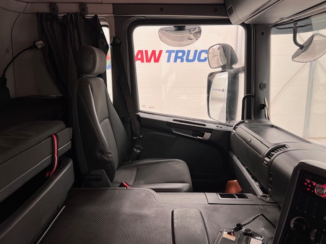 Scania P250 4×2 Sleeper Cab Box Van Manual