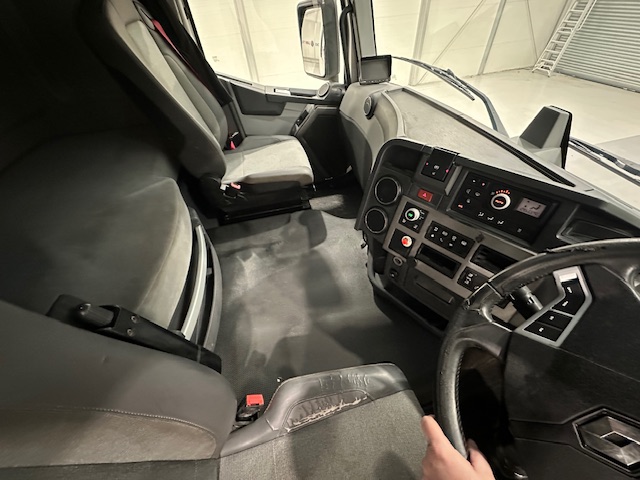 Renault T460 6×2 Midlift Tractor Unit