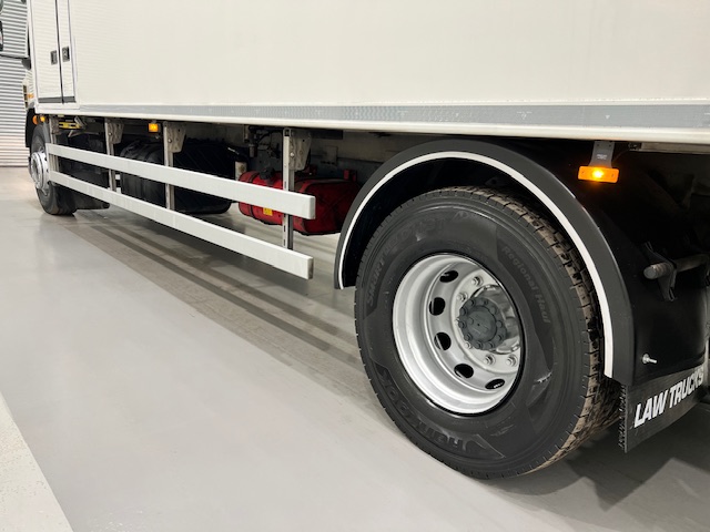 DAF LF 230 4×2 Day Cab Fridge Box