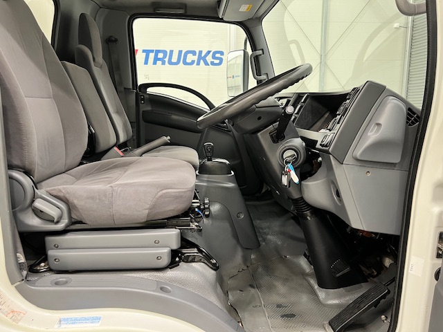 Isuzu N75.190 Day Cab Box Van