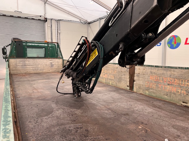 DAF CF75 310 6×2 Day Cab Dropside Crane