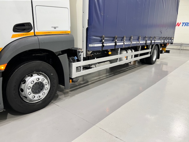 Mercedes Actros 1824 Sleeper Cab Curtainsider