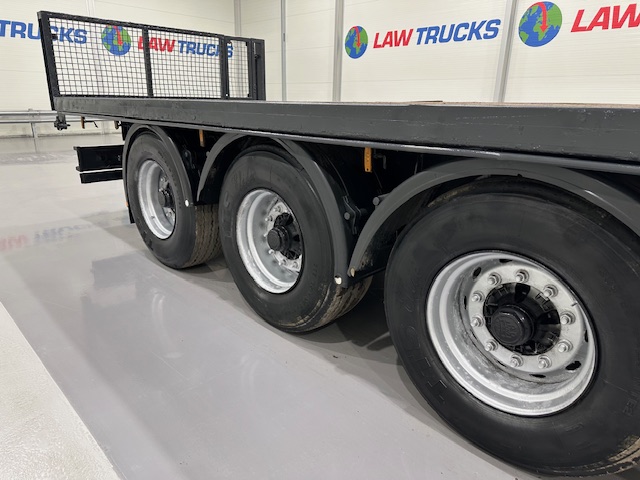 Montracon Tri Axle Flatbed Drawbar Trailer