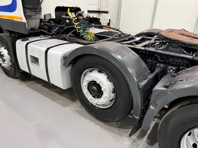 Volvo FM12 420 6×2 Midlift Tractor Unit Manual