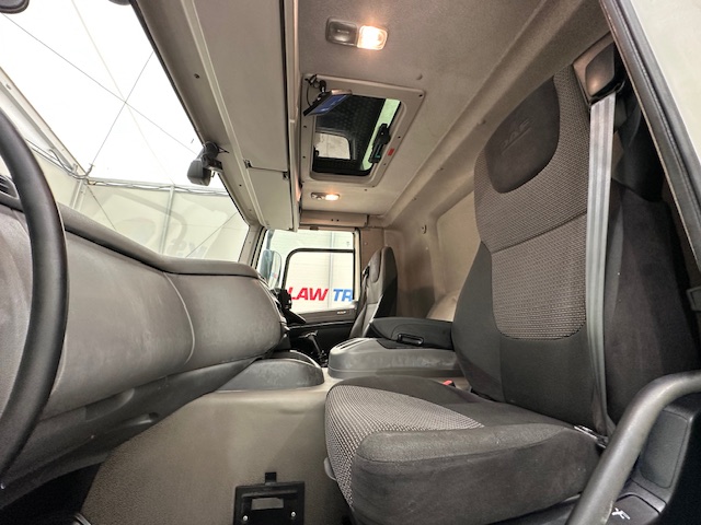 DAF  CF 290 6×2 Rear Steer Fridge Box