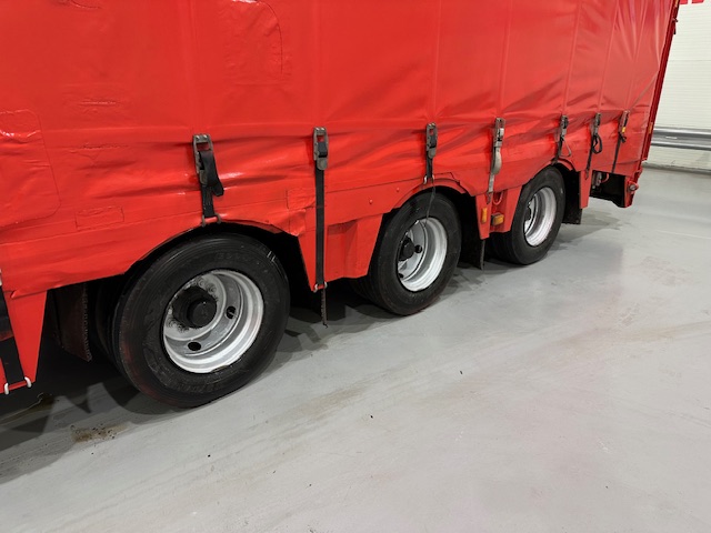 Nooteboom Tri Axle Stepframe Enclosed Lowloader