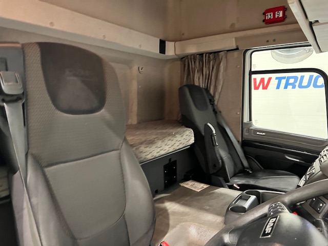 DAF CF 400 4×2 Sleeper Cab Tractor Unit