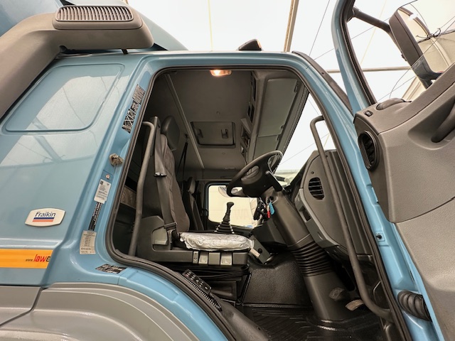 Mercedes Axor 2529 Rear Lift Sleeper Cab Box Van