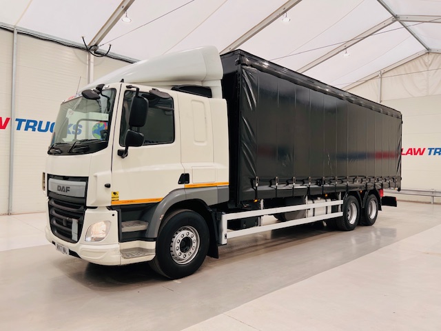 DAF CF 330 6×2 Rear Lift Sleeper Cab Curtainsider