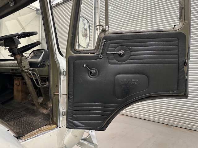 Bedford MJ 330 4×4 Cargo Truck