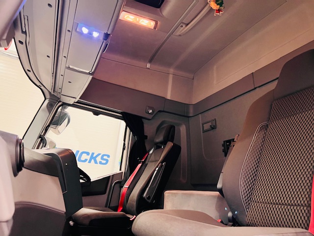 Renault T460 6×2 Midlift Tractor Unit