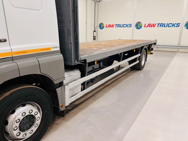Mercedes Axor 1824 Sleeper Cab Flatbed