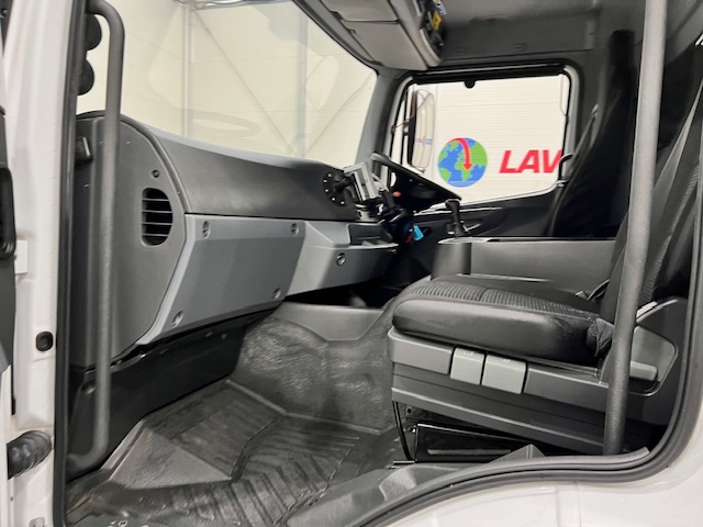 Mercedes Axor 1824 Day Cab Fridge Box Van