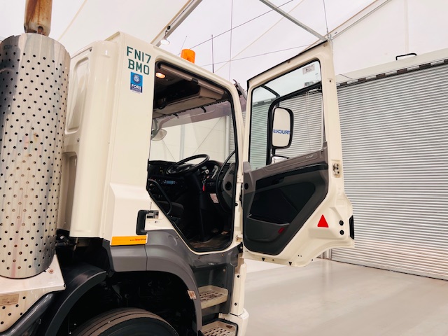 DAF CF 400 8×4 Day Cab Tipper