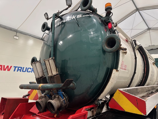 Scania R420 8×4 Highline Vacuum Tanker