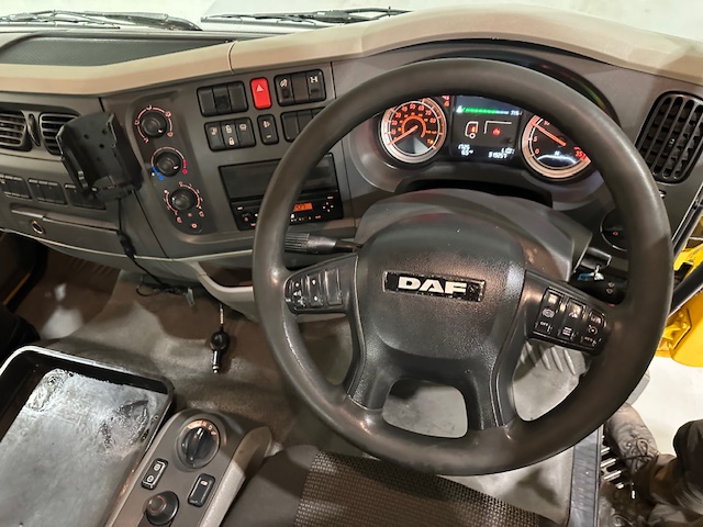 DAF LF 250 4×2 Rest Cab Tractor Unit