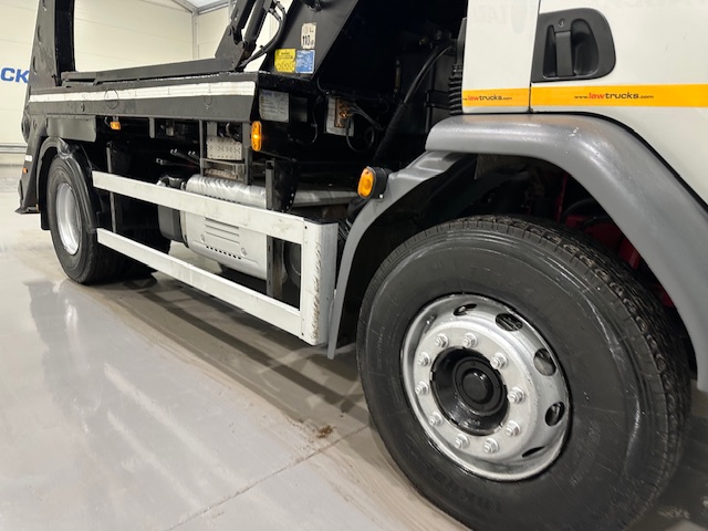 DAF LF 220 Day Cab Skip Loader