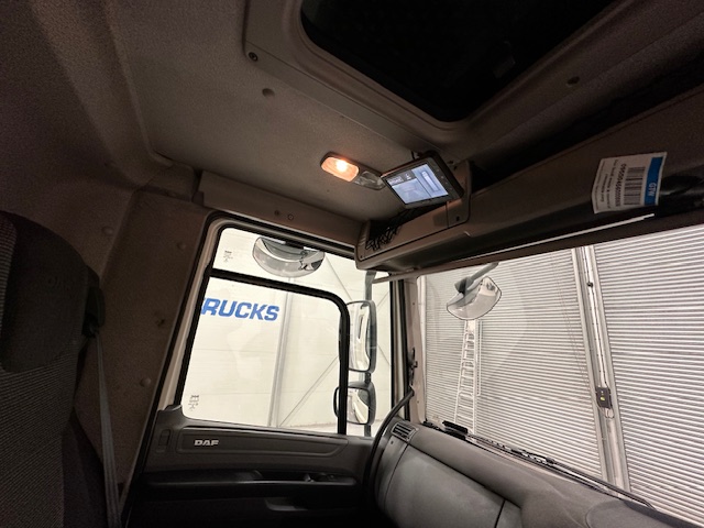 DAF CF 290 6×2 Rear Steer Fridge Box