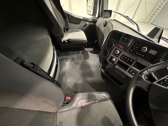 Renault T460 6×2 Midlift Tractor Unit