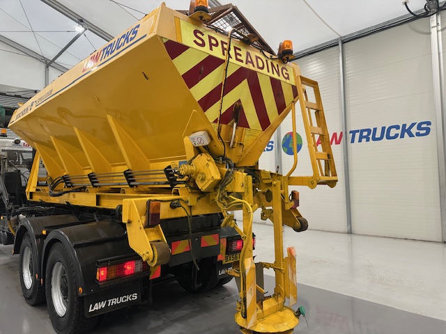 Mercedes Axor 2628 6×4 Day Cab Hookloader Gritter
