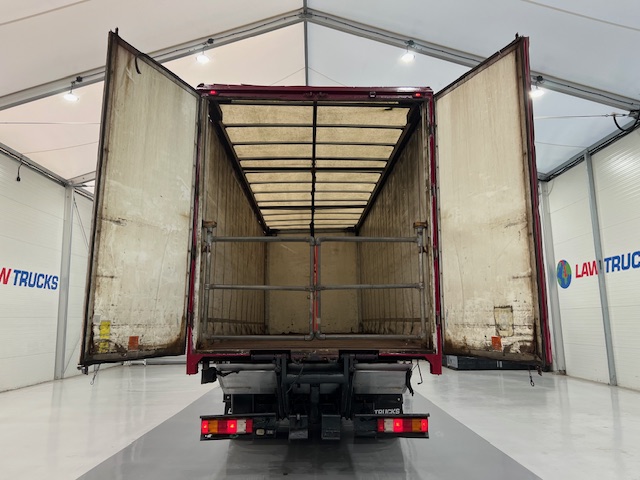 Mercedes Axor 1824 Day Cab Curtainsider