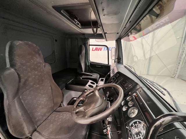 DAF CF85 380 4×2 Sleeper Cab Tractor Unit Manual