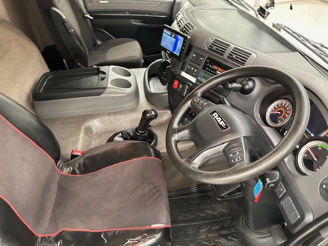 DAF CF 290 6×2 Rear Steer Fridge Box