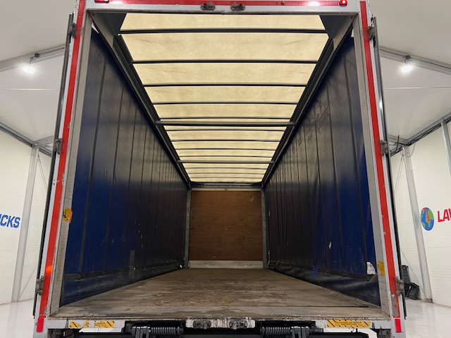 DAF CF 250 4×2 Sleeper Cab Curtainsider