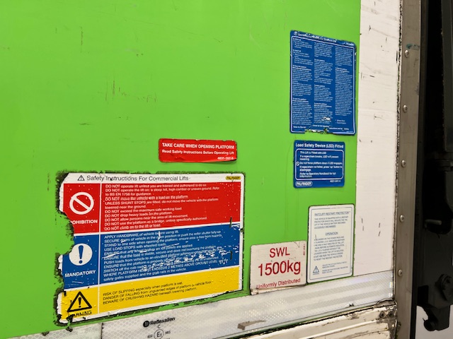 Scania P280 6×2 Rear Lift Day Cab Fridge Box