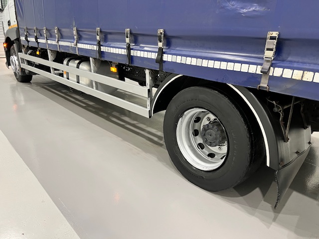 Mercedes Actros 1824 Sleeper Cab Curtainsider