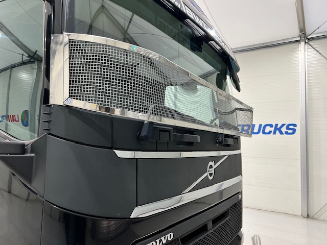 Volvo FH 500 6×2 Midlift Tractor Unit Safari Edition