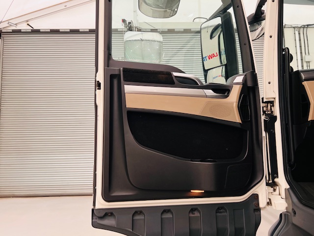 MAN TGX 26.460 6×2 Tractor Unit