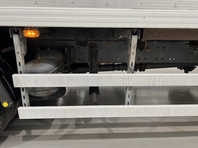 DAF CF 290 6×2 Rear Steer Fridge Box