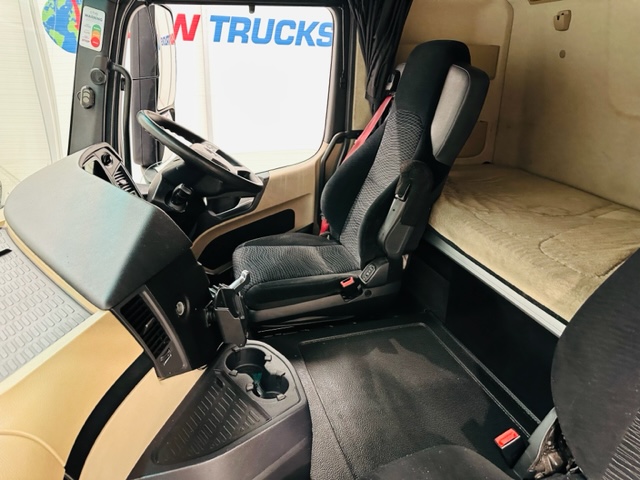 Mercedes Actros 2543 6×2 Midlift Tractor Unit