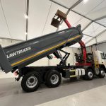 Volvo FM 370 8×4 Steel Tipper Grab - thumbnail