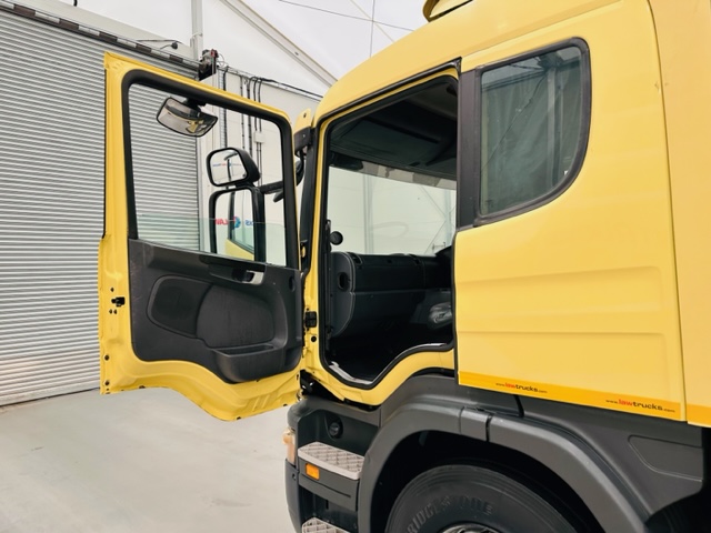 Scania P310 6×2 Sleeper Cab Curtainsider Manual