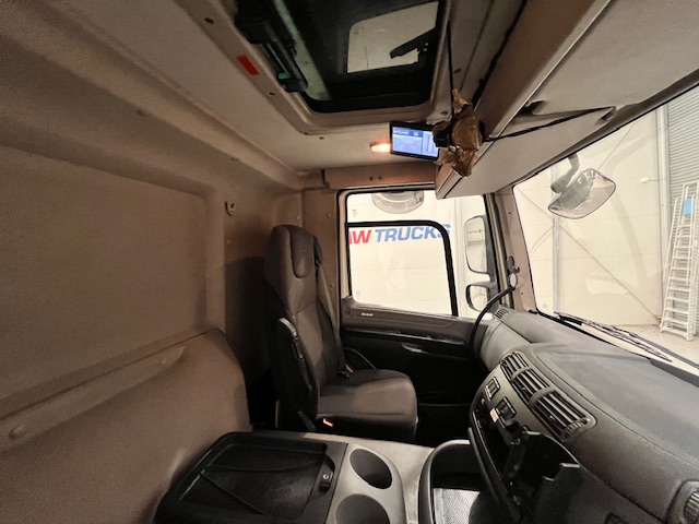 DAF CF 290 6×2 Rear Steer Fridge Box