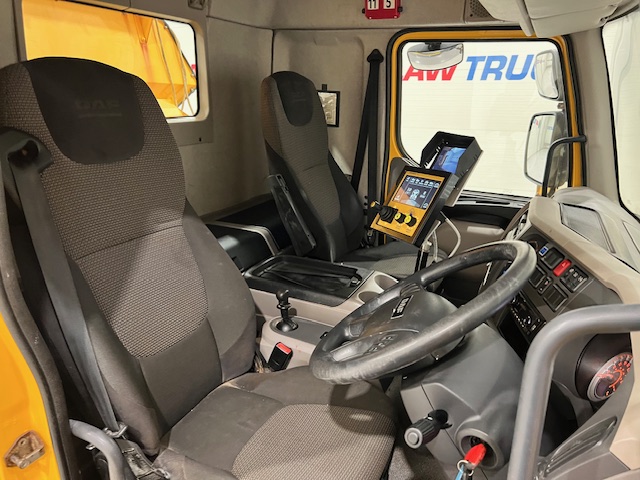 DAF LF 250 4×2 Sleeper Cab Gritter