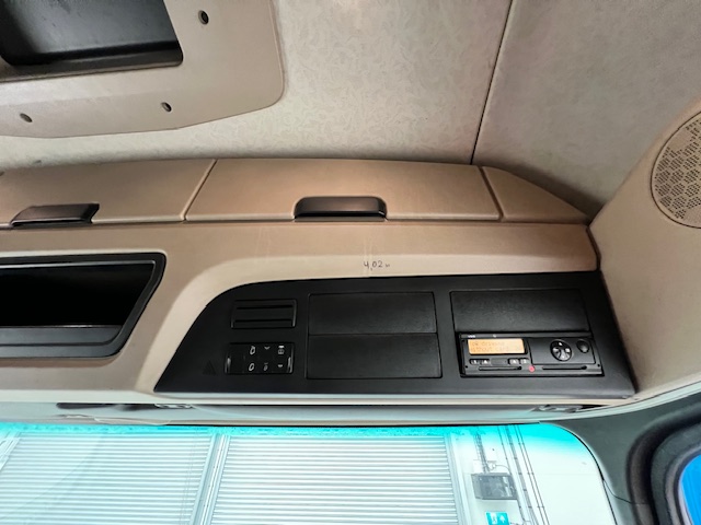 Mercedes Actros 2530 Rear Lift Sleeper Cab Curtainsider