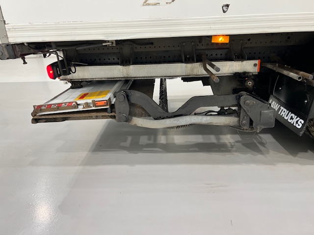 Mercedes Antos 1827 Day Cab Fridge Box