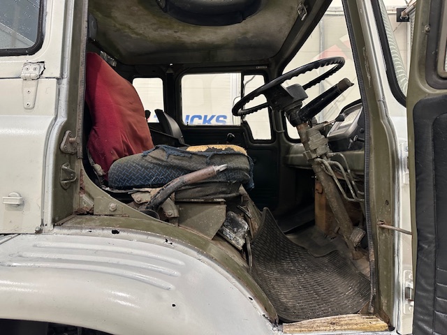 Bedford MJ 330 4×4 Cargo Truck