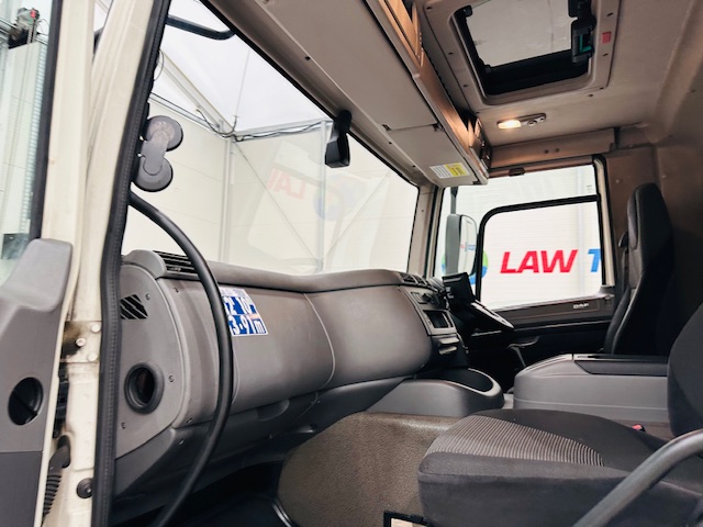 DAF CF 290 6×2 Rear Steer Fridge Box