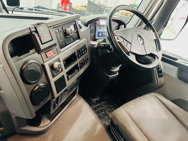 Renault T460 6×2 Midlift Tractor Unit